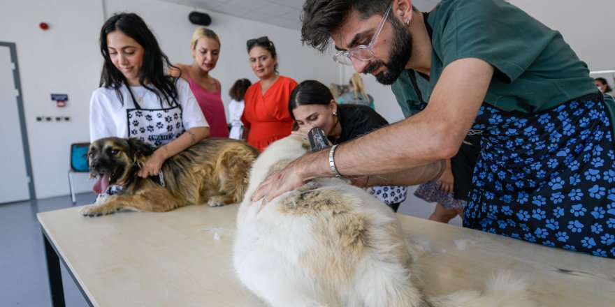 İZMİR'DE CAN DOSTLAR UNUTULMADI