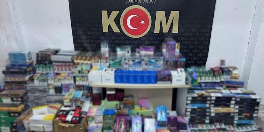 İZMİR GÜMRÜKLERİ 'SALLIYOR' İZMİR POLİSİ 'YAKALIYOR' KAÇAĞA BÜYÜK BASKIN