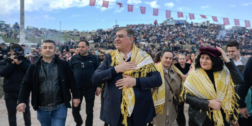 CEMİL TUGAY DEVE GÜREŞLERİNDE KONUŞTU