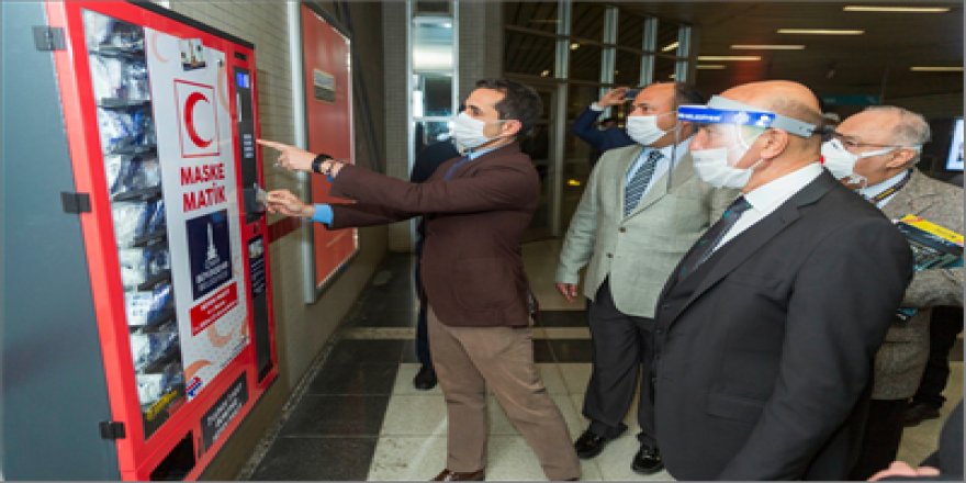 İZMİR'İN METRO İSTASYONLARINDA MASKEMATİK DÖNEMİ