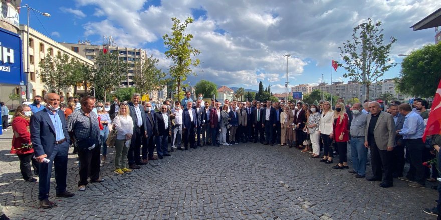 AK PARTİ BORNOVA'DAN VATANDAŞLARLA EŞ ZAMANLI TOPLANTI