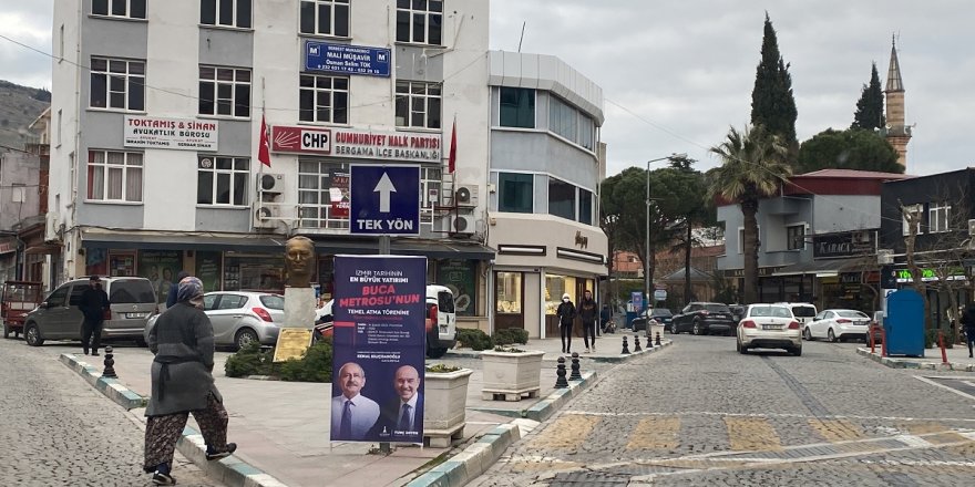 BERGAMA'DA AK PARTİ VE CHP ARASINDA 'AFİŞ' TARTIŞMASI