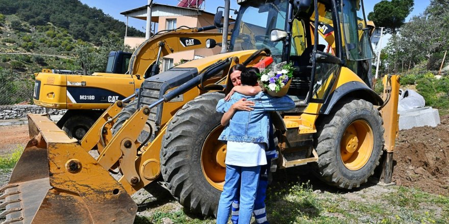 SICACIK BİR ANNE HABERİ..OĞLU ANNELER GÜNÜNÜ NEREDE KUTLADI?